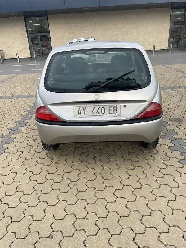 Usata Lancia Ypsilon 54 CV (39 kW) 1998 Utilitaria