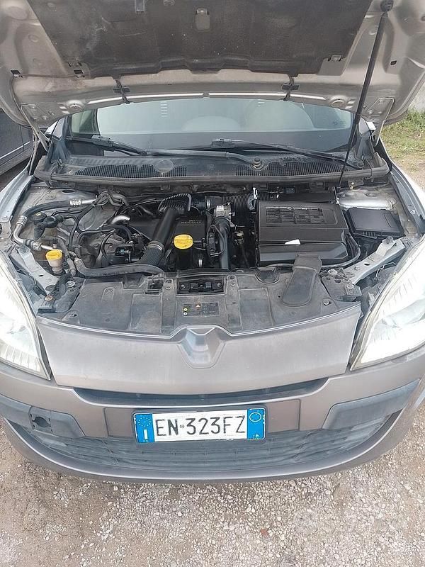 Usata Renault Mégane 110 CV (80 kW) 2012 Berlina