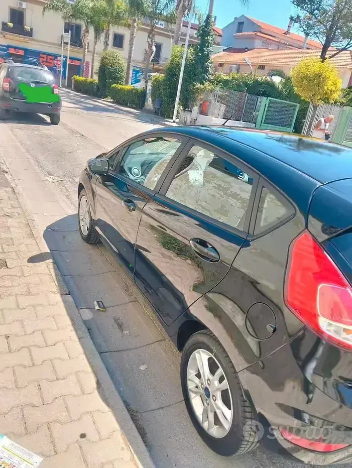 Usata Ford Fiesta 73 CV (53 kW) 2016 Nero Utilitaria