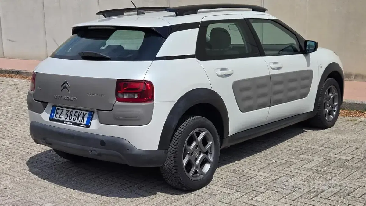 Usata Citroën C4 Cactus 82 CV (60 kW) 2015 Bianco Utilitaria