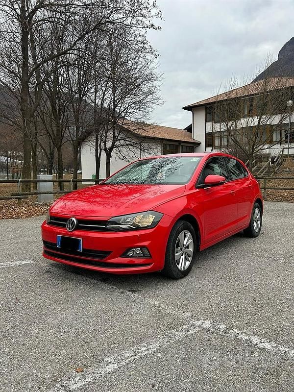 Usata VW Polo Comfortline 80 CV (58 kW) 2017 Rosso Berlina
