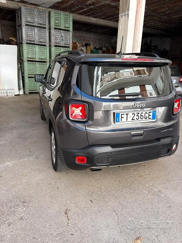Usata Jeep Renegade 120 CV (88 kW) 2018 Grigio SUV