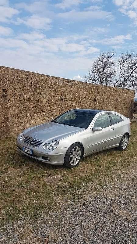 Usata Mercedes C220 Avantgarde 143 CV (105 kW) 2003 Coupé