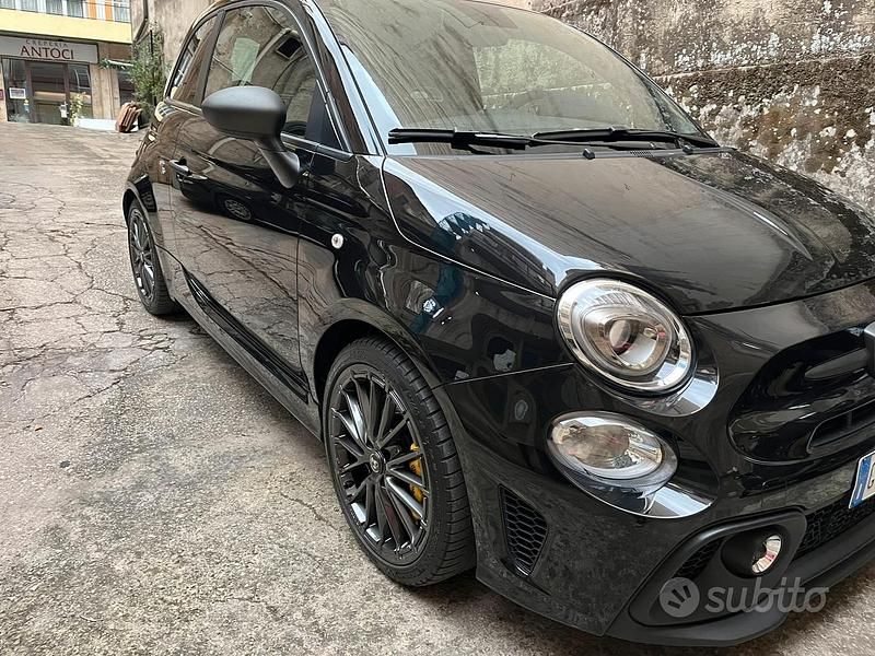 Usata Abarth 695 180 CV (132 kW) 2024 Nero Utilitaria