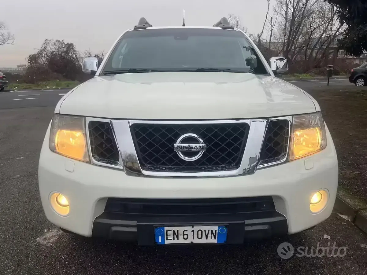 Gebraucht Nissan Navara 231 PS (169 kW) 2012 Weiß Pickup