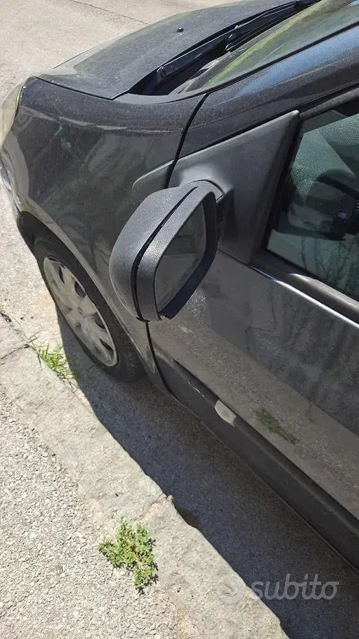 Usata Renault Clio 78 CV (57 kW) 2006 Utilitaria