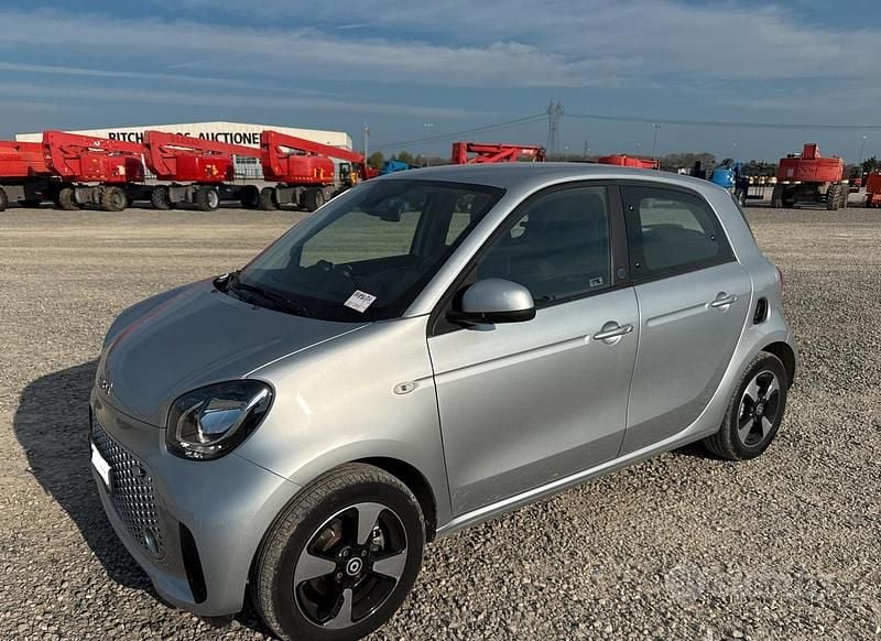 Usata Smart ForFour Electric Drive Passion 41 kW (56 CV) 2022 Grigio Berlina