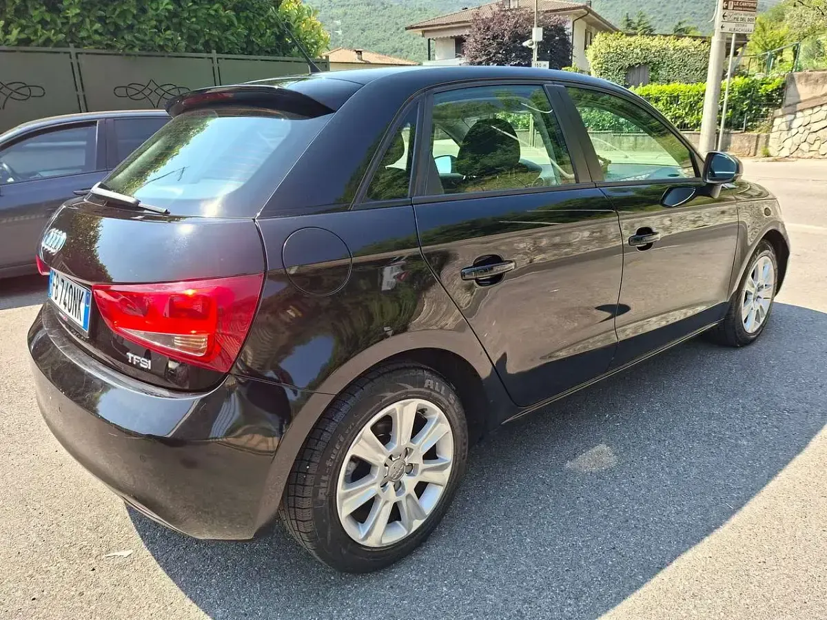 Usata Audi A1 122 CV (89 kW) 2012 Nero Utilitaria