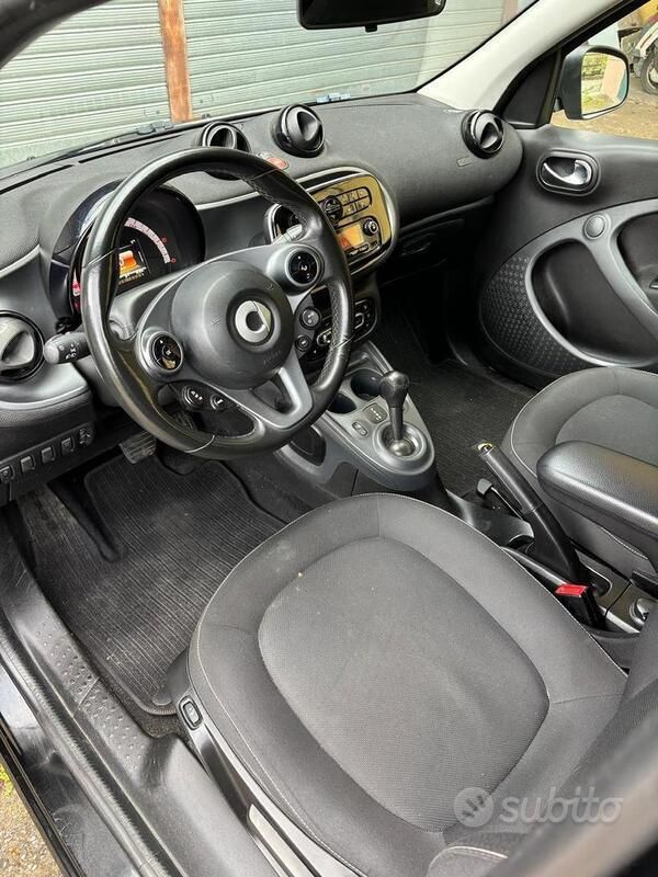 Usata Smart ForFour Passion 71 CV (52 kW) 2017 Nero Utilitaria