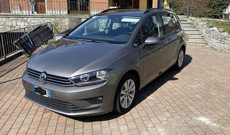 Usata VW Golf Sportsvan Comfortline 110 CV (80 kW) 2015 Grigio Monovolume