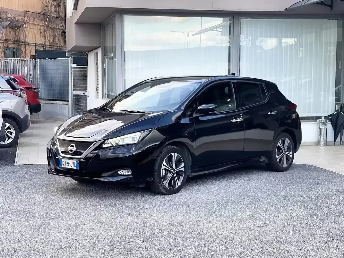 Usata Nissan Leaf N-Connecta 89 kW (122 CV) 2022 Nero Utilitaria