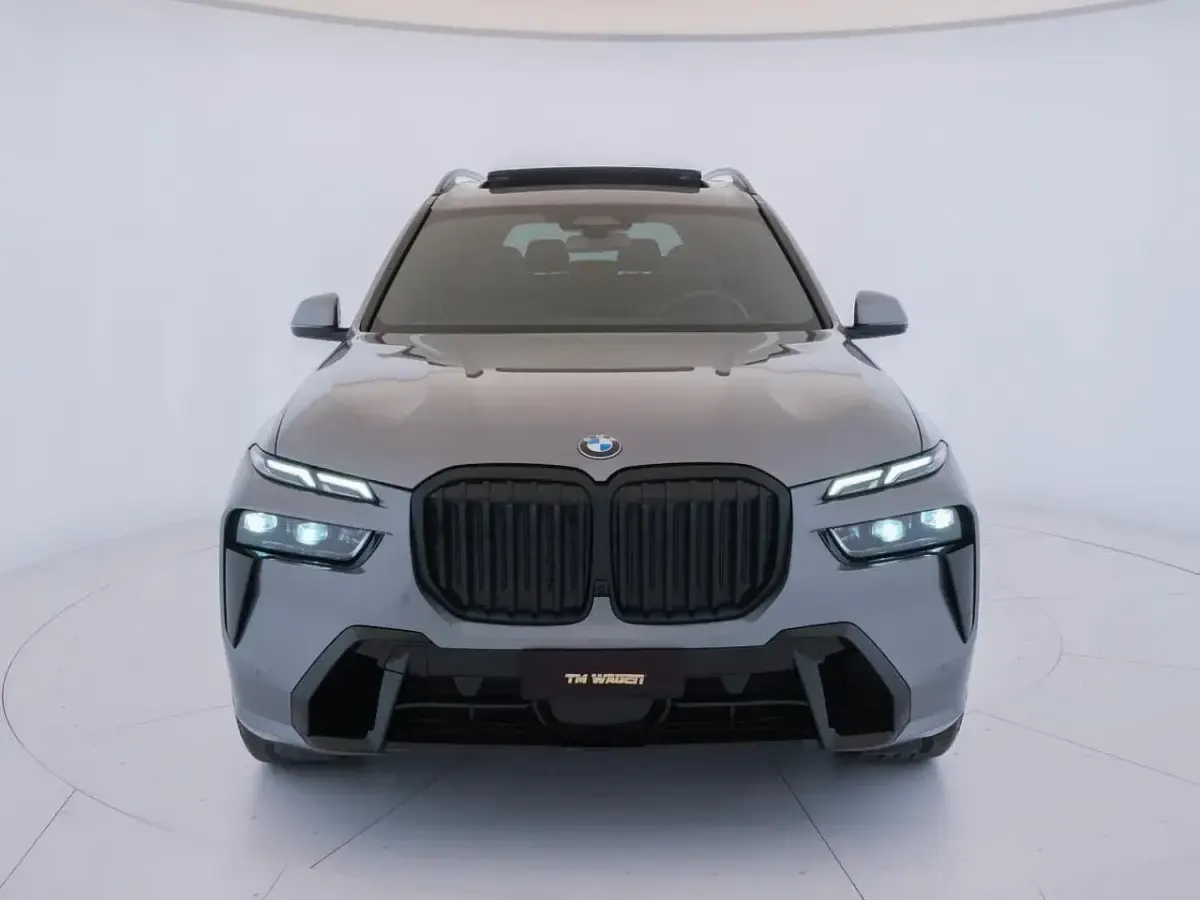 Usata BMW X7 M Sport 339 CV (249 kW) 2025 Grigio SUV