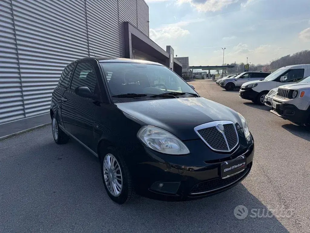 Usata Lancia Ypsilon 60 CV (44 kW) 2007 Nero Utilitaria