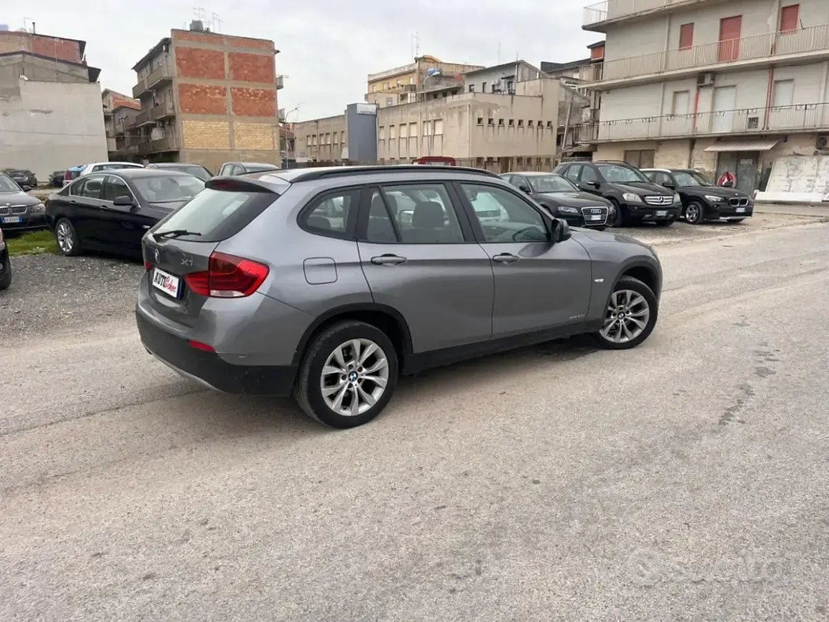 Usata BMW X1 177 CV (130 kW) 2010 Grigio SUV
