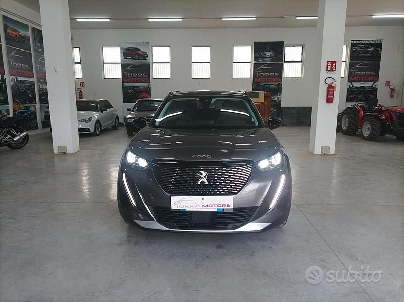 Usata Peugeot 2008 Allure 131 CV (96 kW) 2022 Grigio SUV