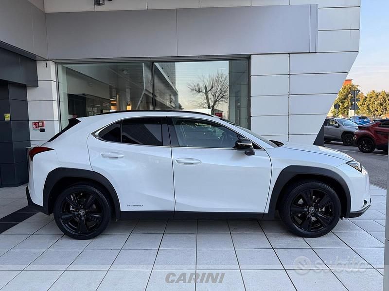 Usata Lexus UX 250h 184 CV (135 kW) 2021 Bianco SUV