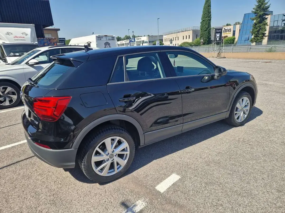 Usata Audi Q2 Design 150 CV (110 kW) 2018 Nero SUV