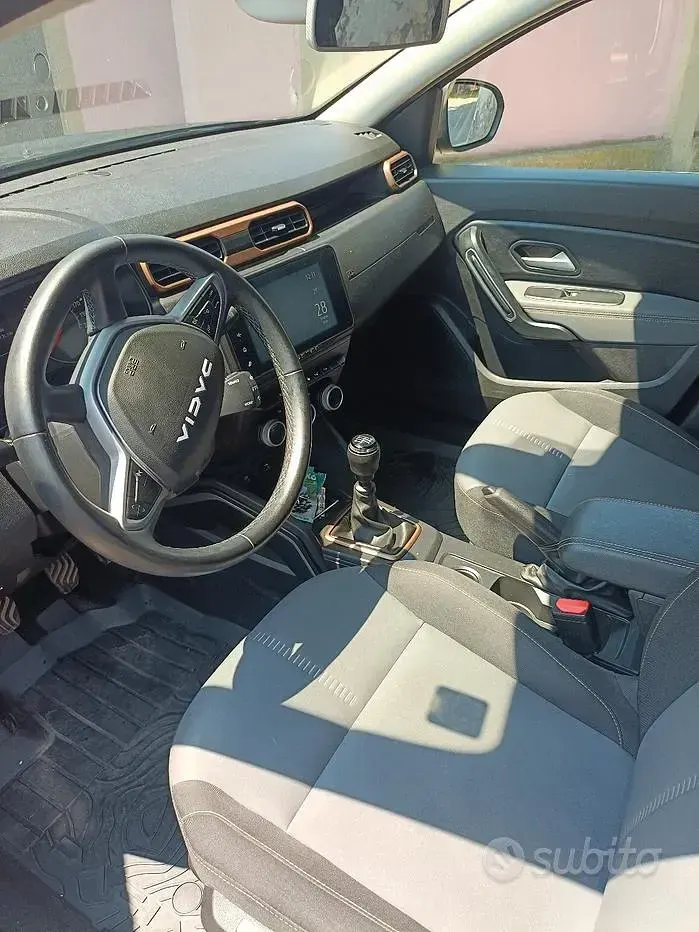 Usata Dacia Duster 101 CV (74 kW) 2023 SUV