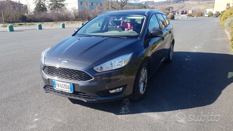Usata Ford Focus 120 CV (88 kW) 2018 Grigio Station wagon