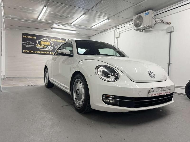 Usata VW Beetle Design 105 CV (77 kW) 2013 Bianco Utilitaria
