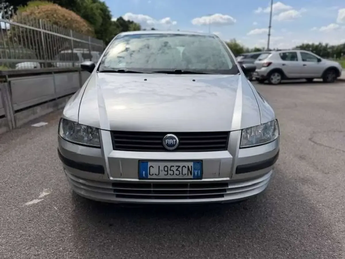 Usata Fiat Stilo Active 103 CV (75 kW) 2003 Argento Berlina