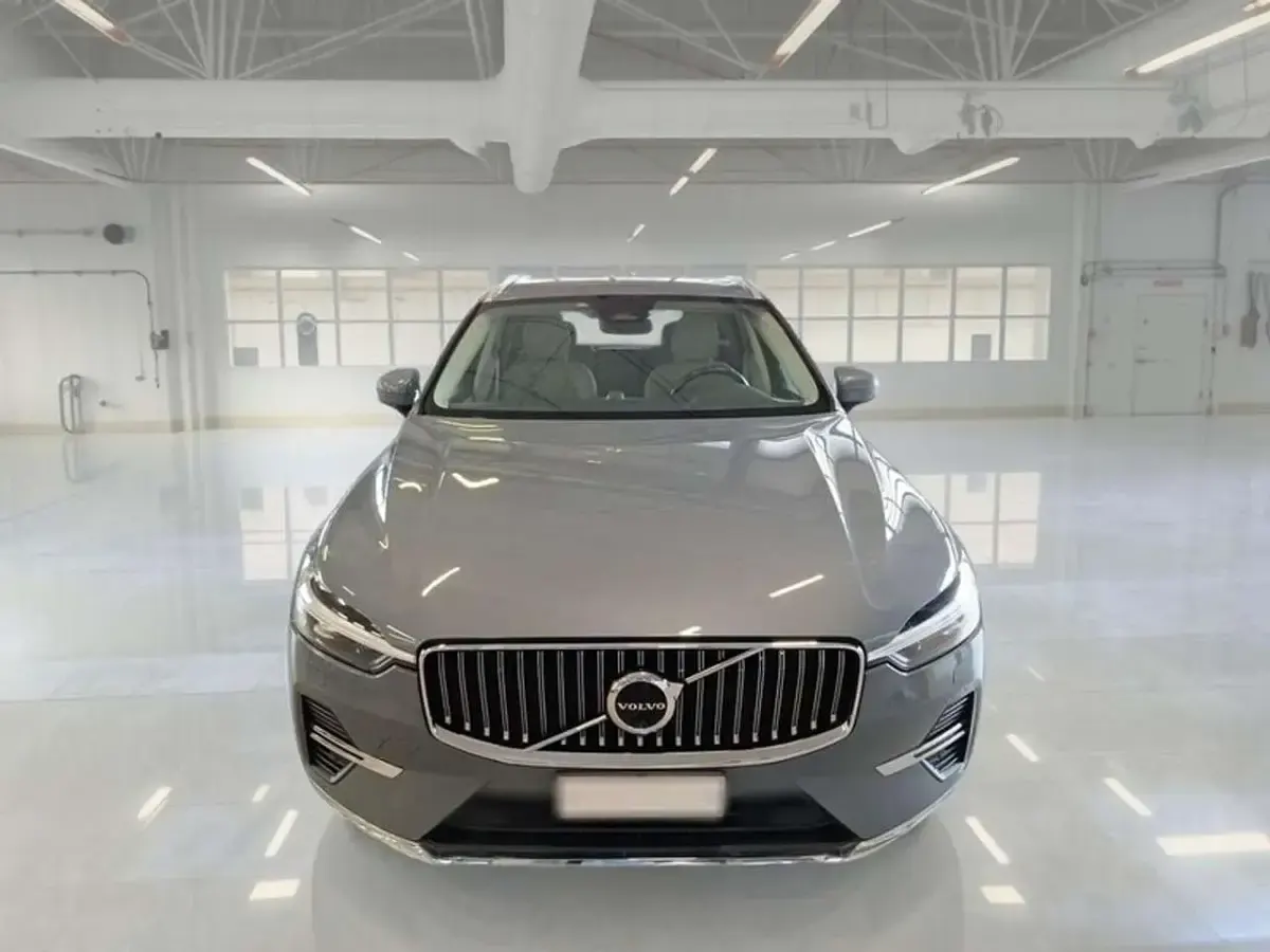 Usata Volvo XC60 253 CV (186 kW) 2021 Grigio SUV