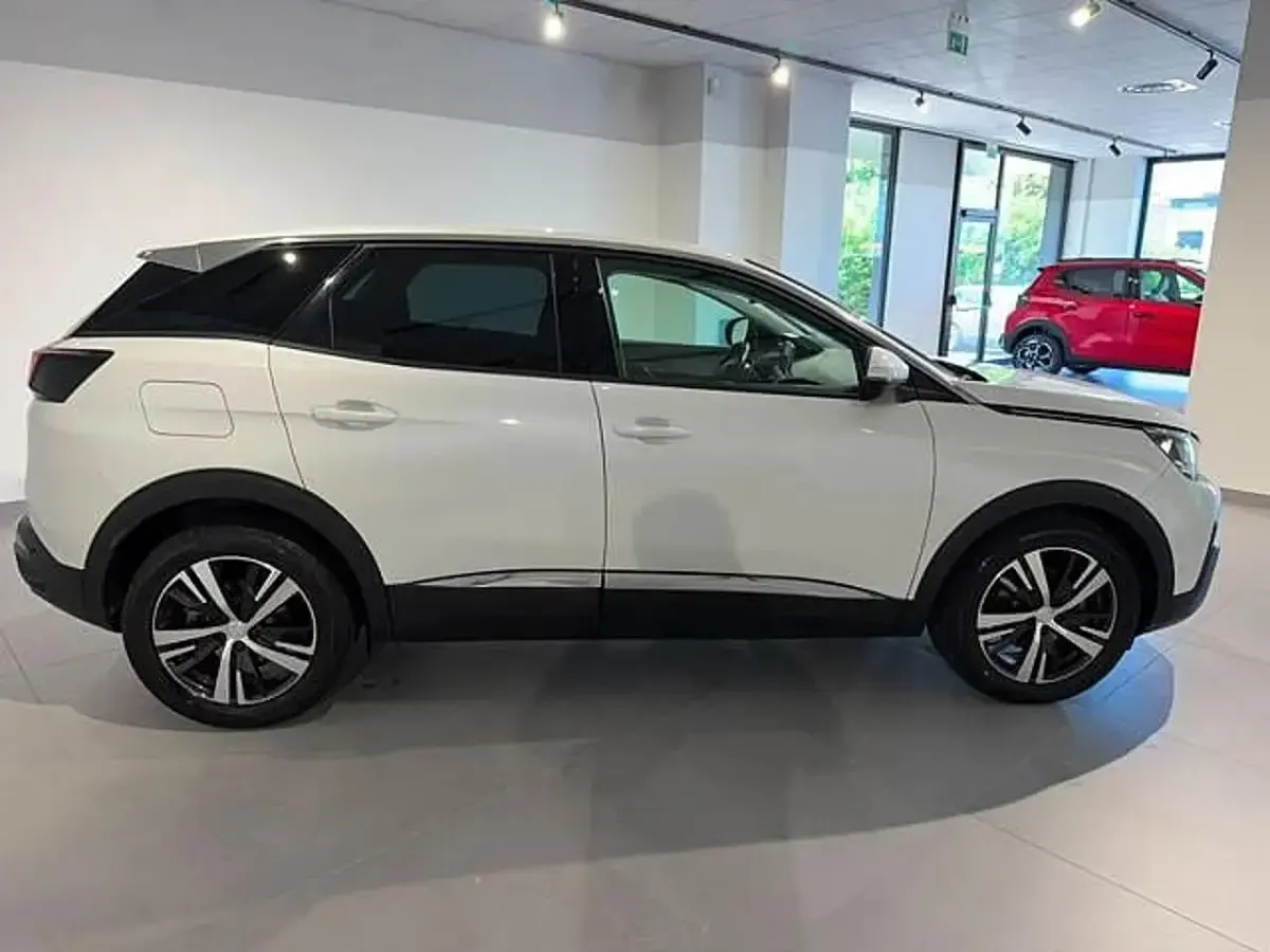 Usata Peugeot 3008 Allure 131 CV (96 kW) 2020 Bianco SUV