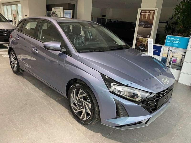 Nuova Hyundai i20 90 CV (66 kW) 2025 Bicolor Utilitaria