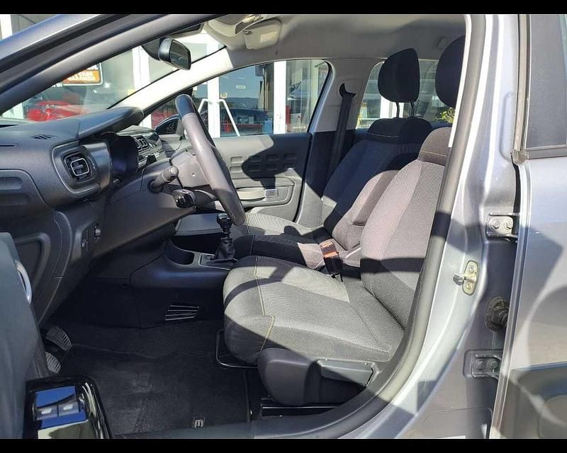 Usata Citroën C3 Shine 100 CV (73 kW) 2022 Argento Utilitaria