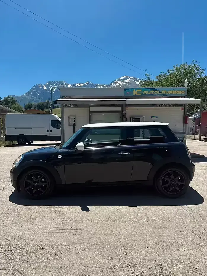 Usata Mini Cooper 109 CV (80 kW) 2007 Nero Utilitaria