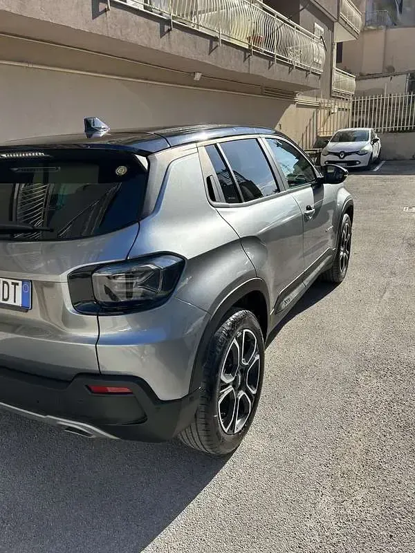 Usata Jeep Avenger Summit 101 CV (74 kW) 2023 Grigio SUV