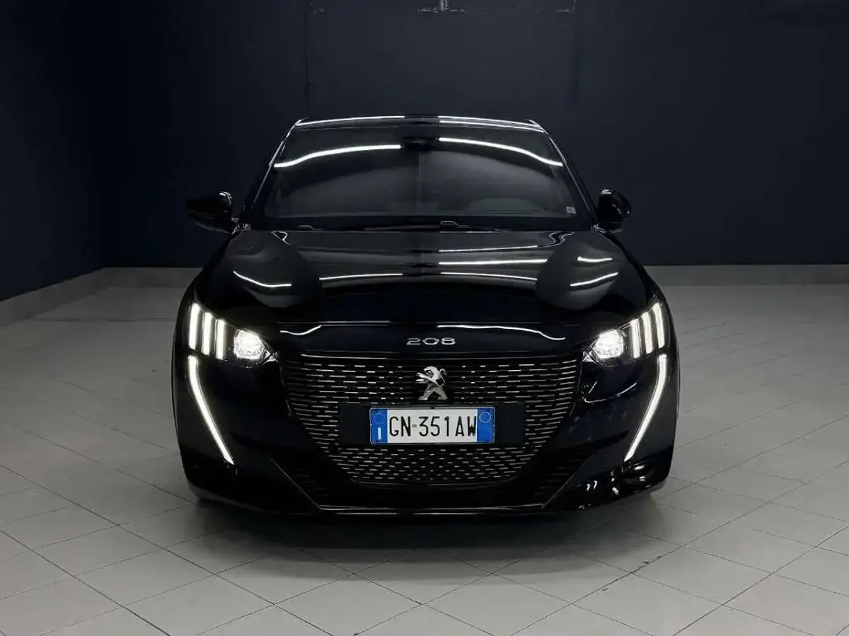 Usata Peugeot 208 GT 131 CV (96 kW) 2023 Nero perla Utilitaria