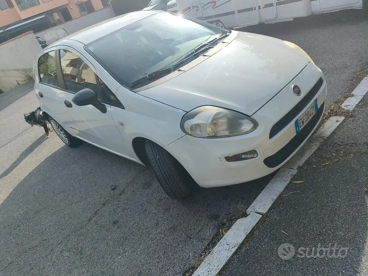 Usata Fiat Grande Punto 75 CV (55 kW) 2014 Bianco Utilitaria