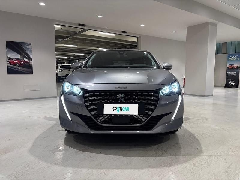 Usado Peugeot e-208 Allure 100 kW (136 CV) 2021 Gris Utilitario