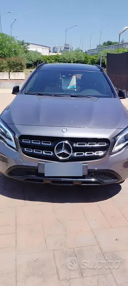 Usata Mercedes GLA250 211 CV (155 kW) 2017 Grigio SUV