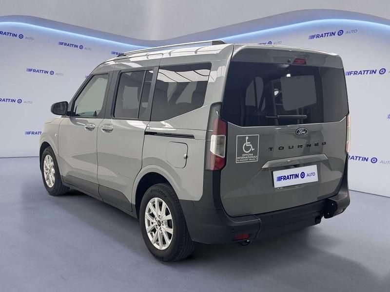 Usata Ford Tourneo Courier Titanium 125 CV (91 kW) 2024 Nero Monovolume