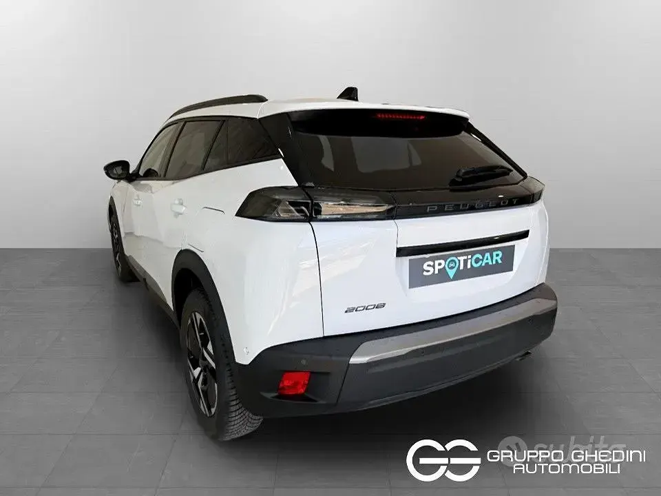 Nuova Peugeot 2008 Allure 102 CV (75 kW) 2026 Bianco okenite SUV