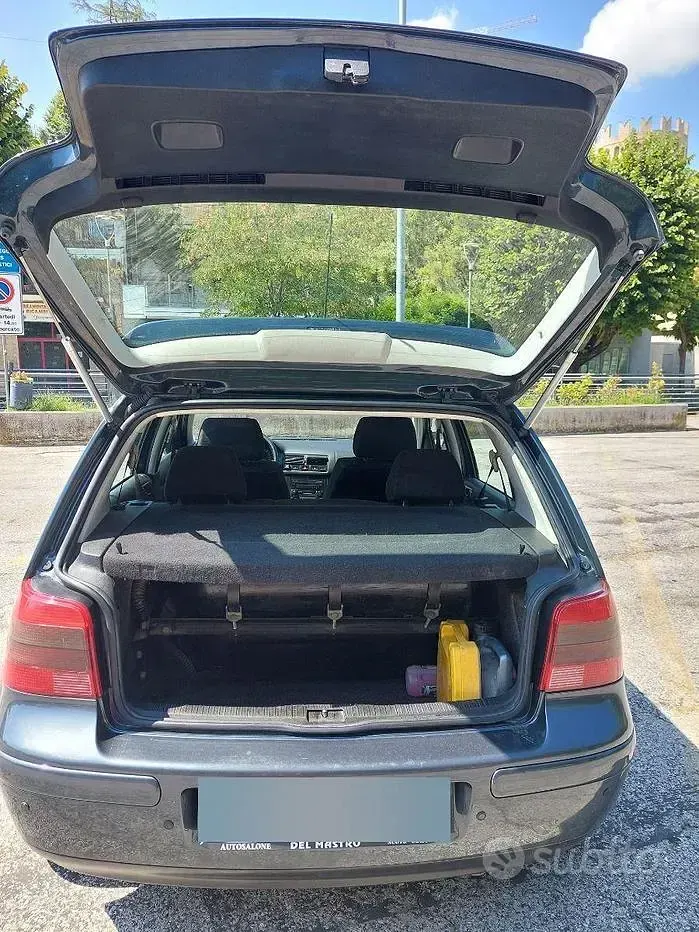 Usata VW Golf IV 105 CV (77 kW) 2002 Grigio Berlina