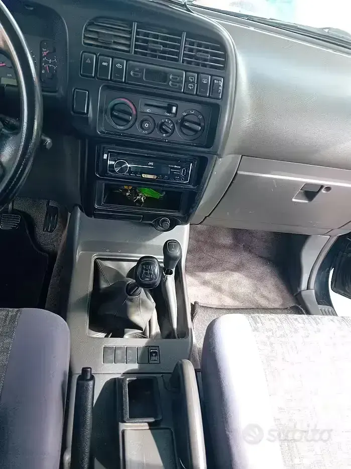 Usata Isuzu Trooper 159 CV (116 kW) 1999 Nero SUV