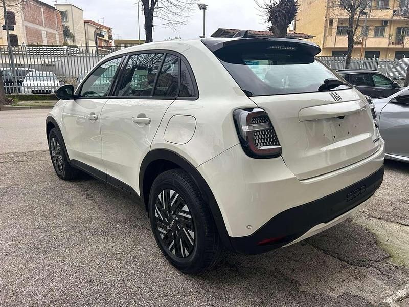 Usata Fiat 600 101 CV (74 kW) 2025 Bianco SUV