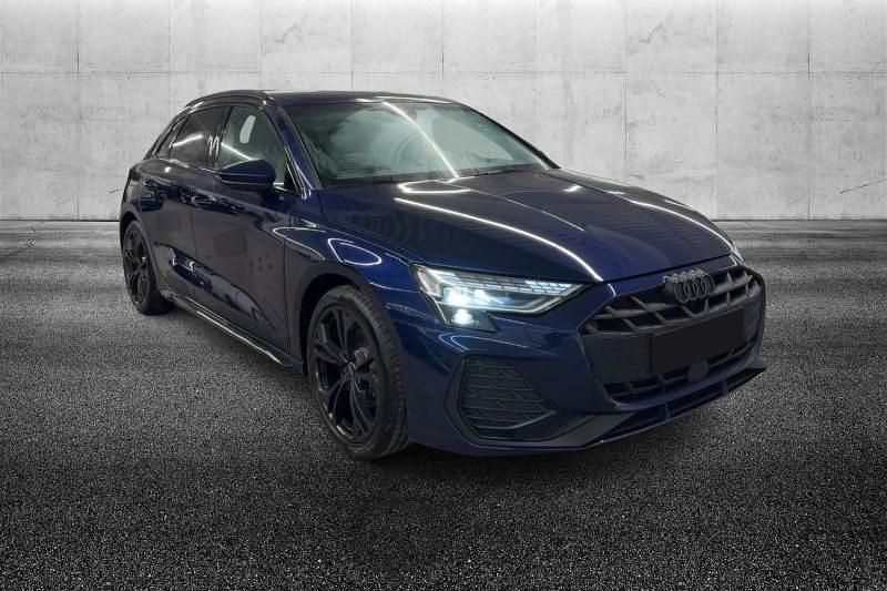 Usata Audi A3 e-tron S-Line 150 CV (110 kW) 2024 Blu metallizzato Utilitaria