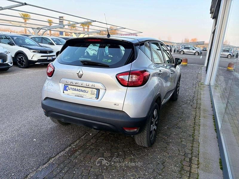 Usata Renault Captur Zen 90 CV (66 kW) 2016 Grigio SUV