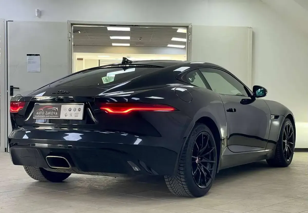 Usata Jaguar F-Type R-Dynamic 300 CV (220 kW) 2022 Nero Coupé