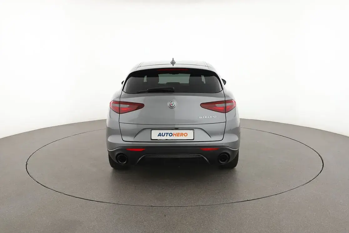 Usata Alfa Romeo Stelvio Tech Edition 160 CV (117 kW) 2019 Grigio SUV