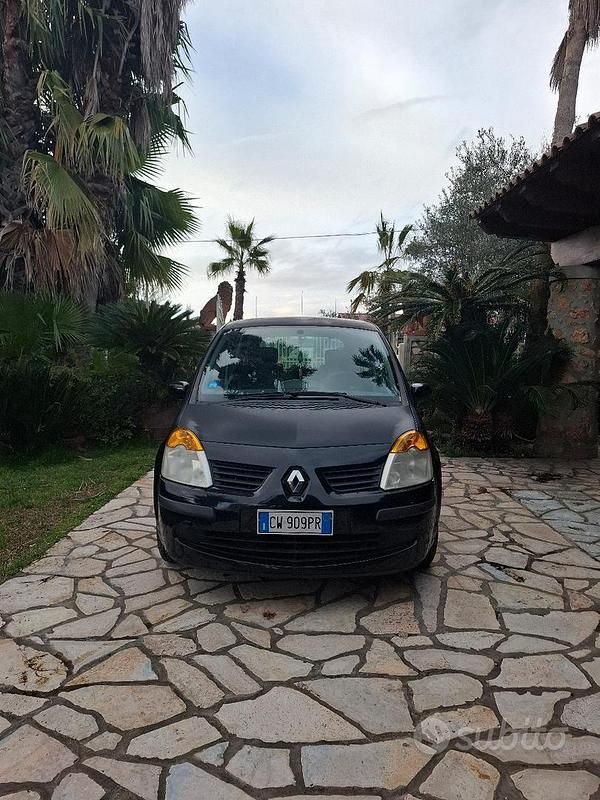 Usata Renault Modus 102 CV (75 kW) 2006 Nero Monovolume