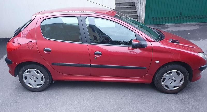 Usata Peugeot 206 75 CV (55 kW) 2000 Rosso Berlina