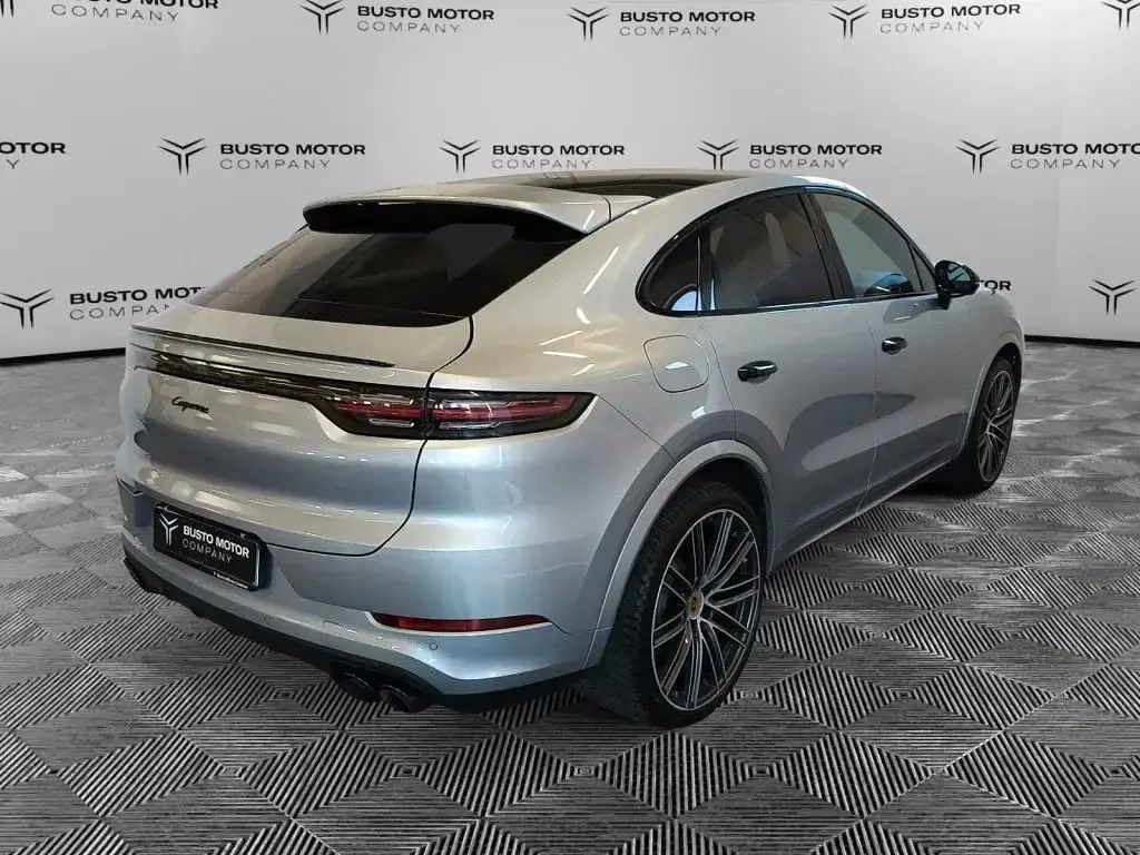 Usata Porsche Cayenne 462 CV (339 kW) 2019 Argento / metallizzato SUV