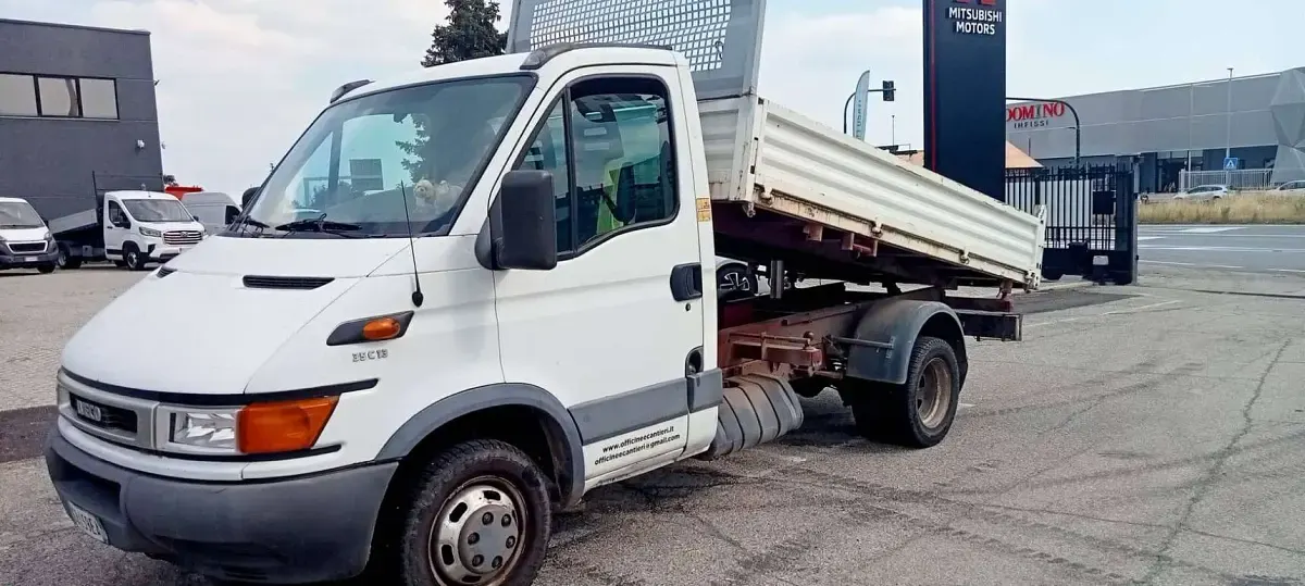 Usata Iveco Daily 125 CV (91 kW) 2002 Bianco Furgone