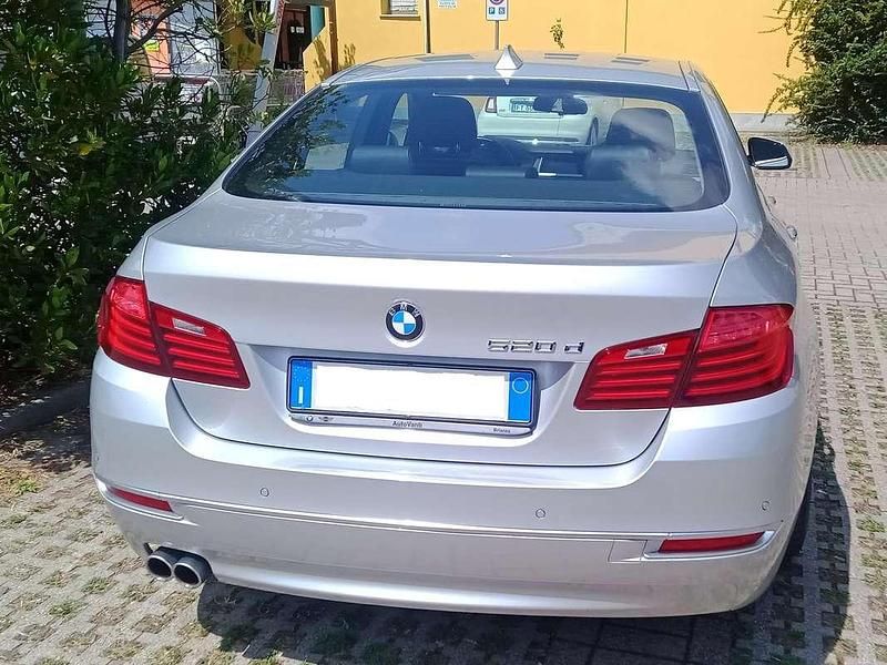 Usata BMW 520 184 CV (135 kW) 2014 Argento Berlina
