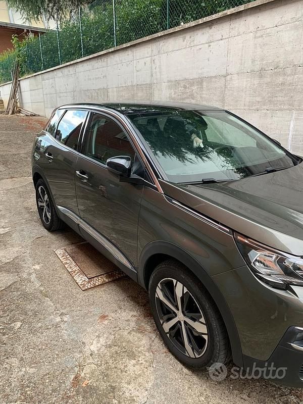 Usata Peugeot 3008 130 CV (95 kW) 2019 Verde SUV